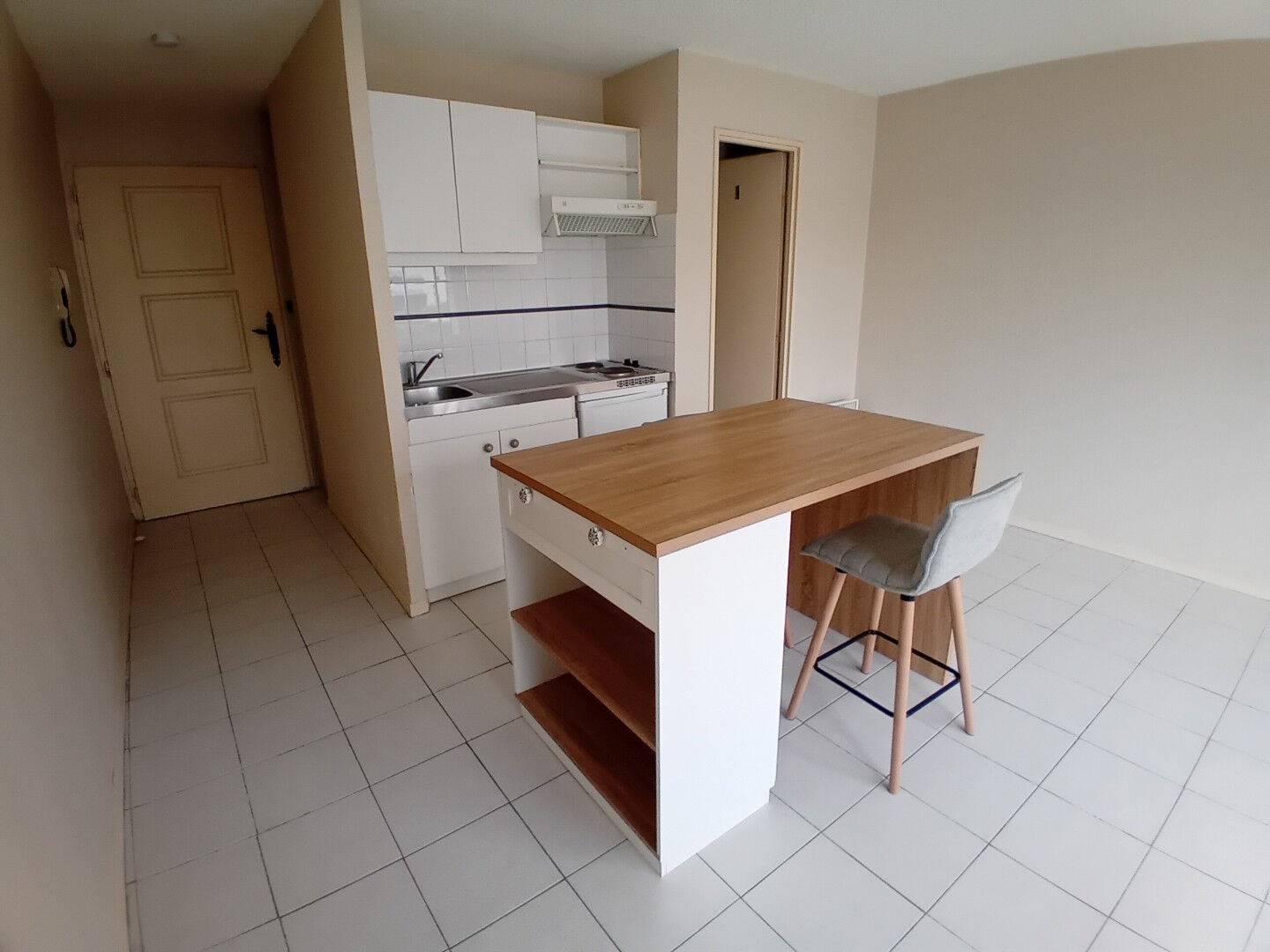A  LOUER  Appartement Studio hyper centre Mont De Marsan