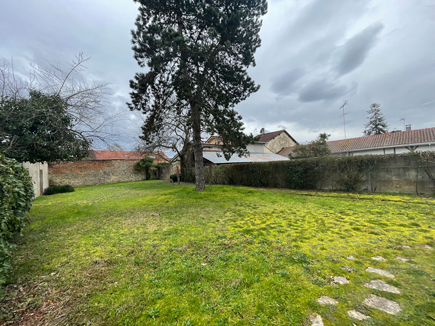 A LOUER, Maison,  Mont De Marsan centre-ville, 2 chambres, jardin.