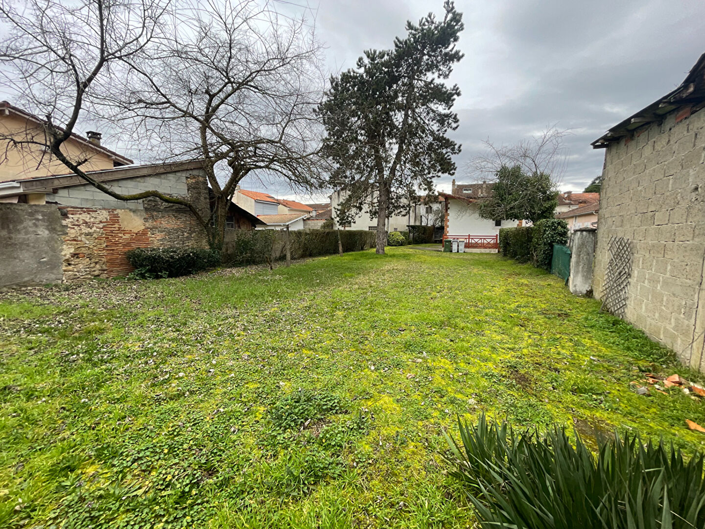 A LOUER, Maison,  Mont De Marsan centre-ville, 2 chambres, jardin.