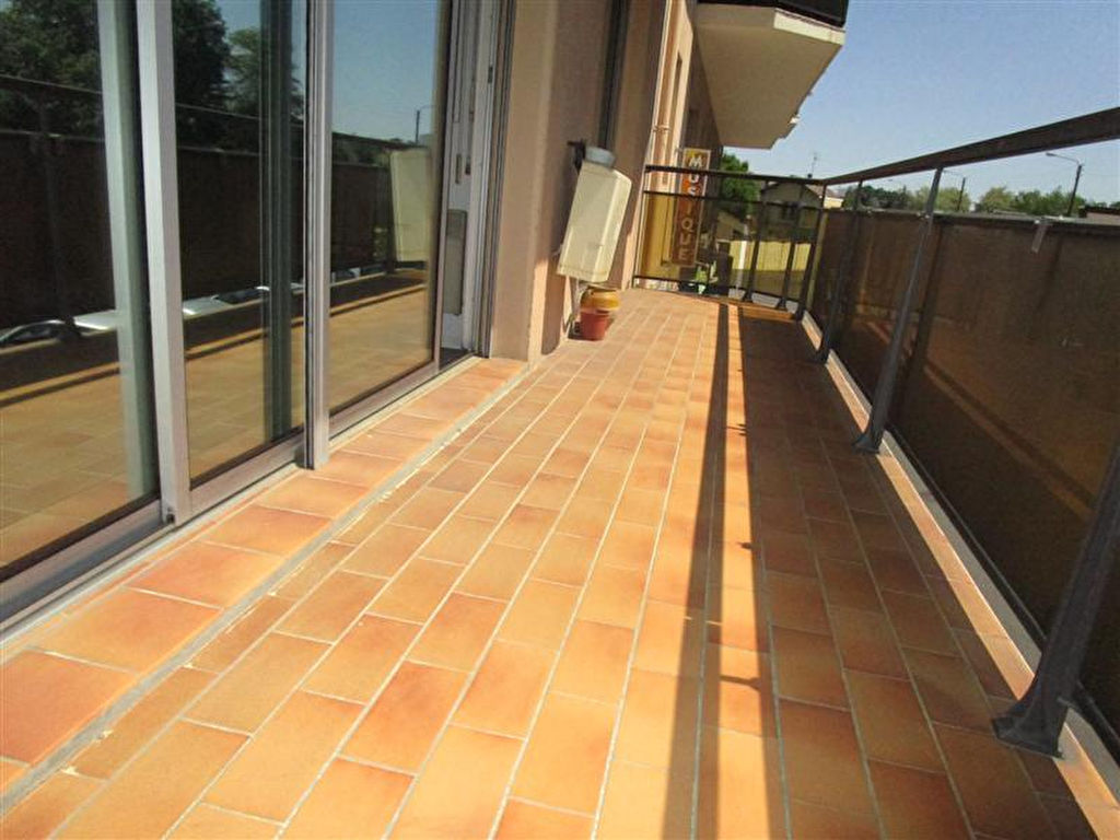 Local commercial Mont De Marsan 4 pièce(s) 97 m2, stationnement, 3 bureaux, balcon