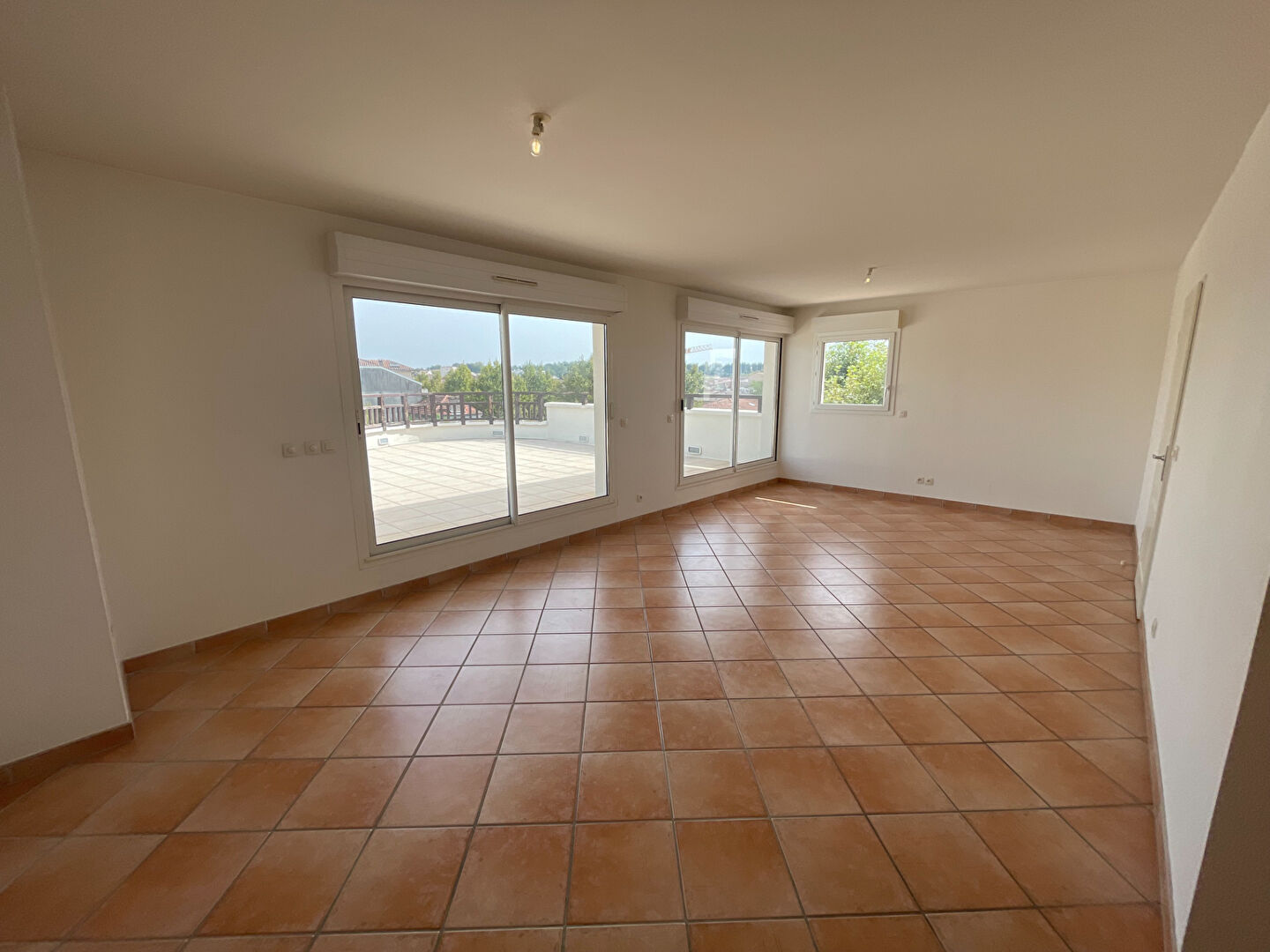 A LOUER Appartement T3 Bis Mont de Marsan centre ville 2 Chambres et mezzanine terrasse parking souterrain