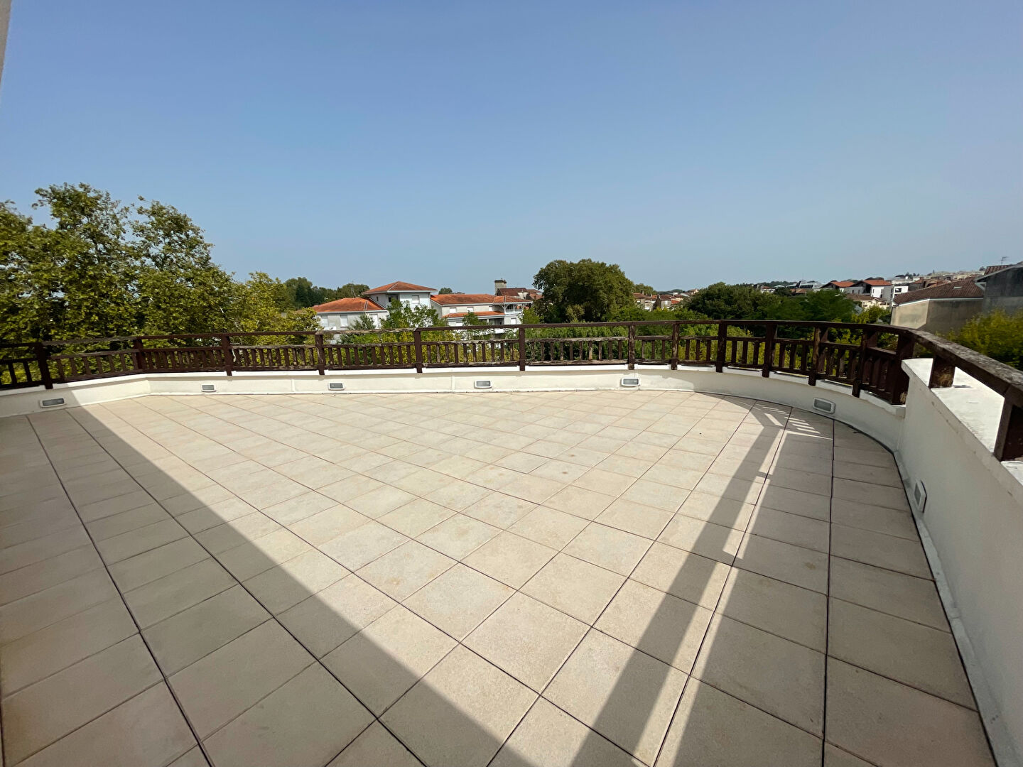 A LOUER Appartement T3 Bis Mont de Marsan centre ville 2 Chambres et mezzanine terrasse parking souterrain
