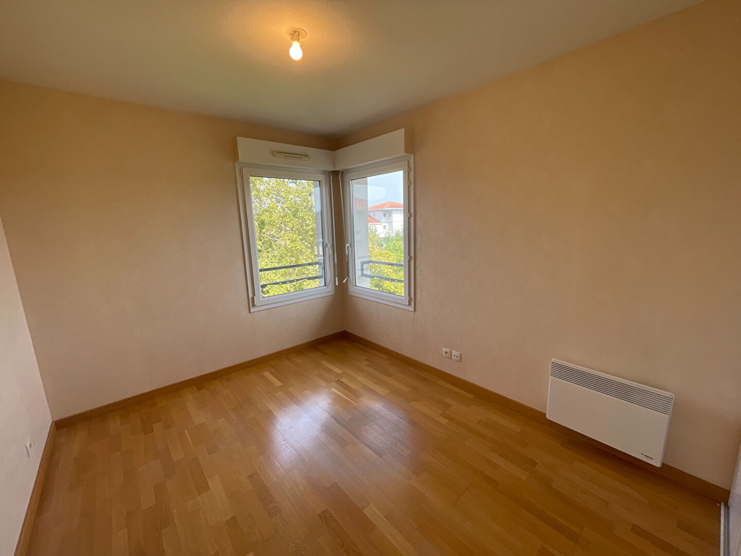 A LOUER Appartement T3 Bis Mont de Marsan centre ville 2 Chambres et mezzanine terrasse parking souterrain