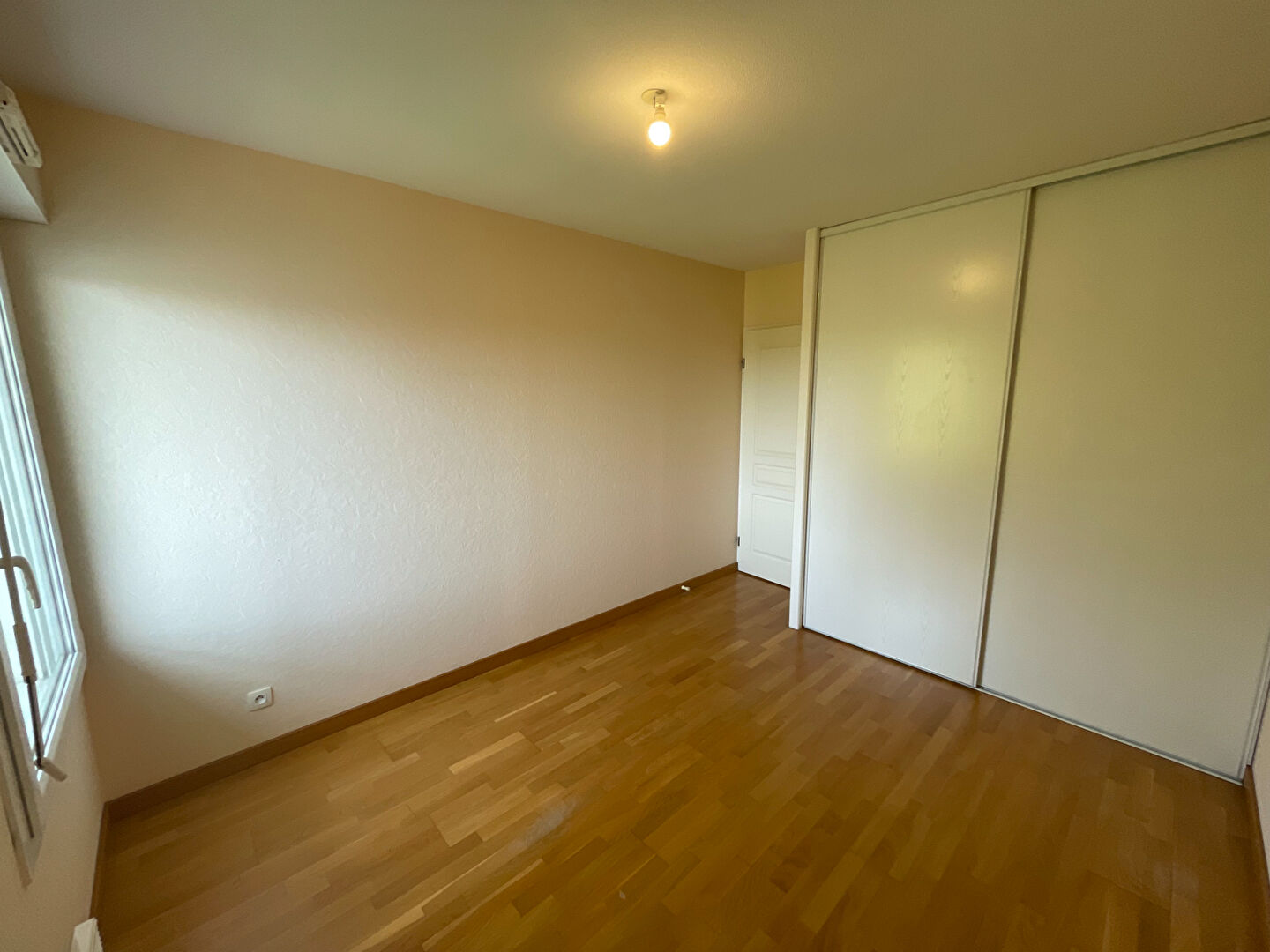 A LOUER Appartement T3 Bis Mont de Marsan centre ville 2 Chambres et mezzanine terrasse parking souterrain