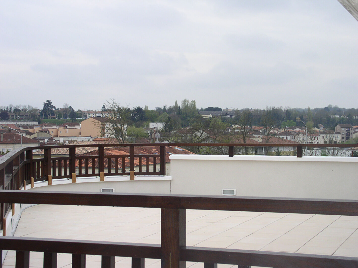 A LOUER Appartement T3 Bis Mont de Marsan centre ville 2 Chambres et mezzanine terrasse parking souterrain