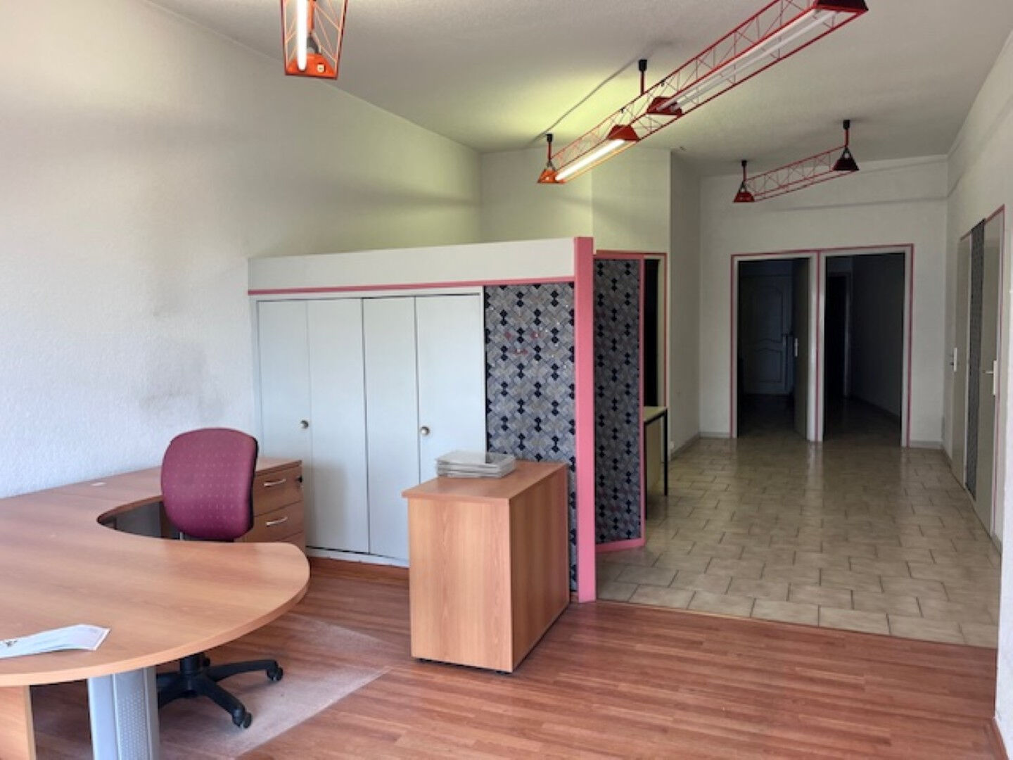 A louer Local commercial ou professionnel ou bureaux hyper centre Mont De Marsan garage