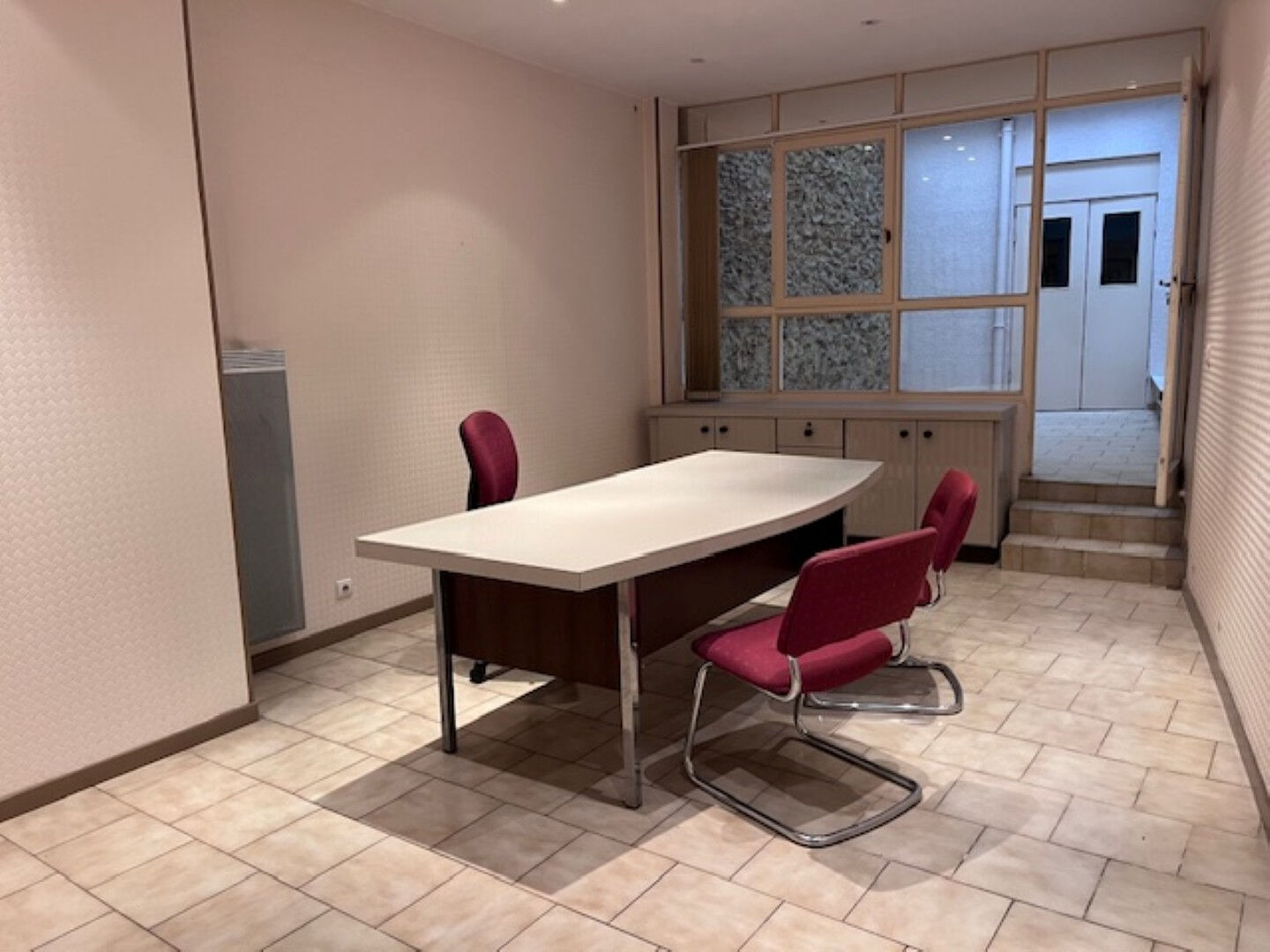 A louer Local commercial ou professionnel ou bureaux hyper centre Mont De Marsan garage