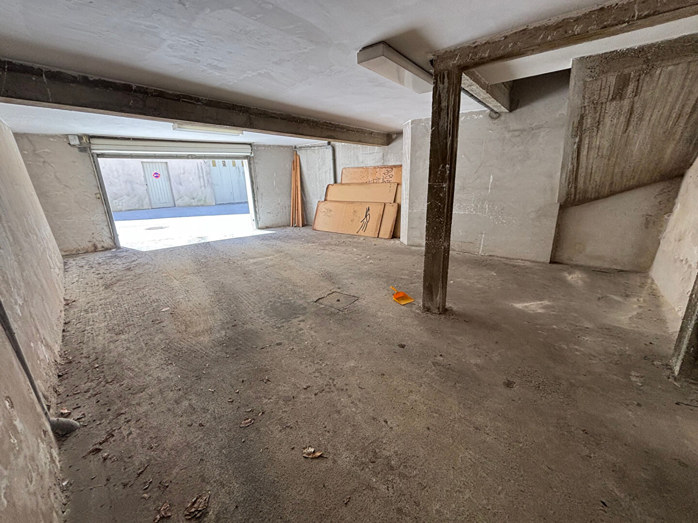 A louer Local commercial ou professionnel ou bureaux hyper centre Mont De Marsan garage
