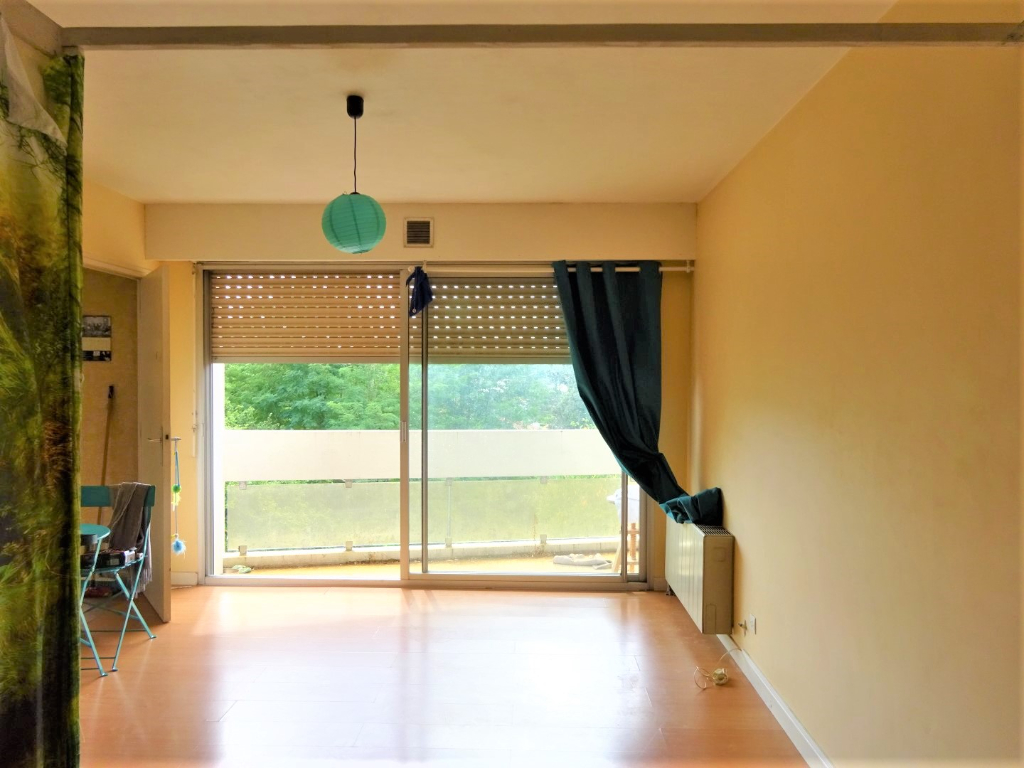 A louer Appartement T1 Saint Pierre Du Mont, Parking , balcon