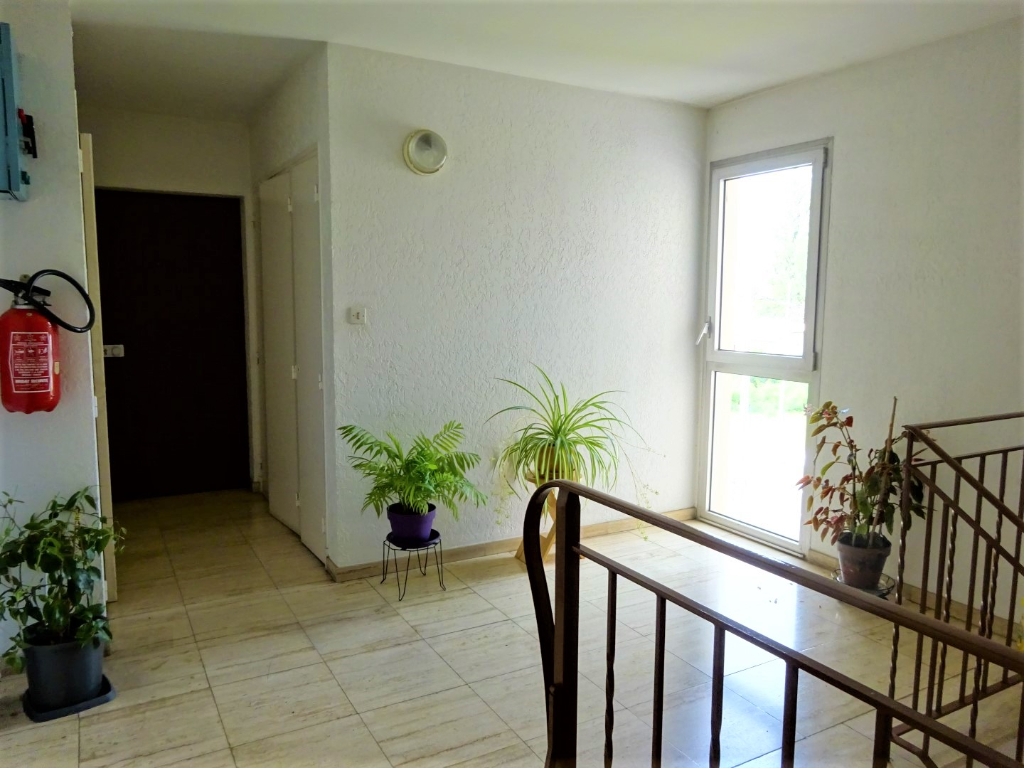 A louer Appartement T1 Saint Pierre Du Mont, Parking , balcon