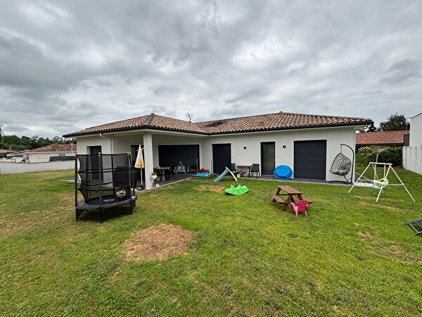 Location à Oeyreluy (40180)