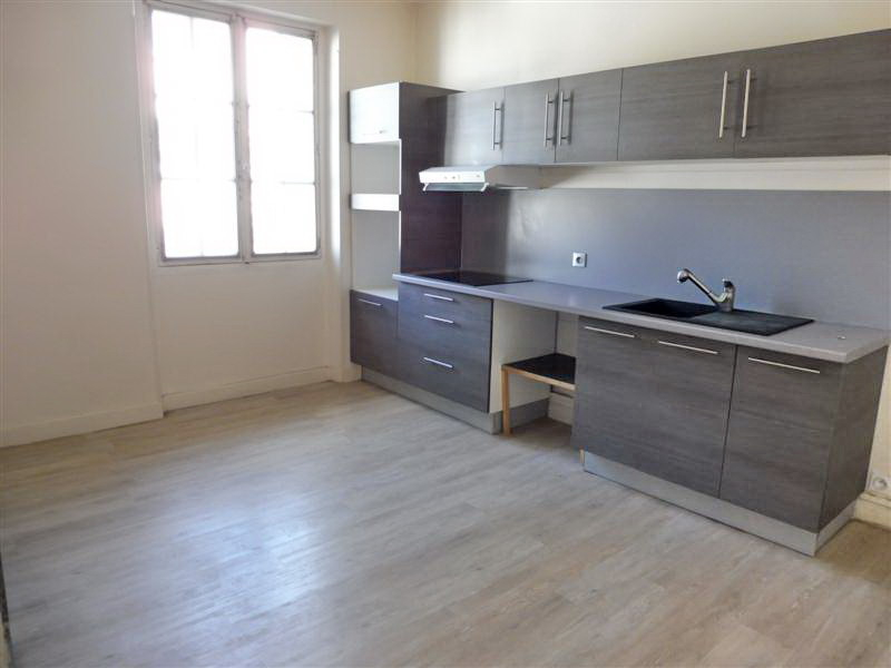 A louer Appartement Saint Sever 5 pièce(s) 106 m² cour privative