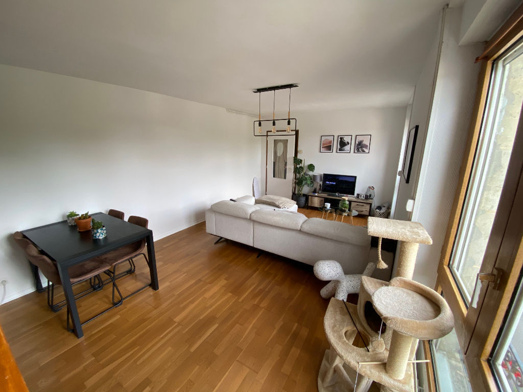 Appartement Saint-maximin 3 pièce(s) 60 m2