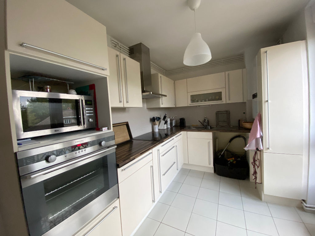 Appartement Saint-maximin 3 pièce(s) 60 m2