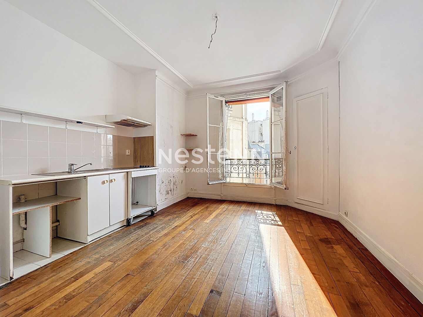 PARIS 16 / MAISON DE LA RADIO - Vente d'un appartement 3 pièces de 52m² À RÉNOVER dans un immeuble avec ascenseur et gardien