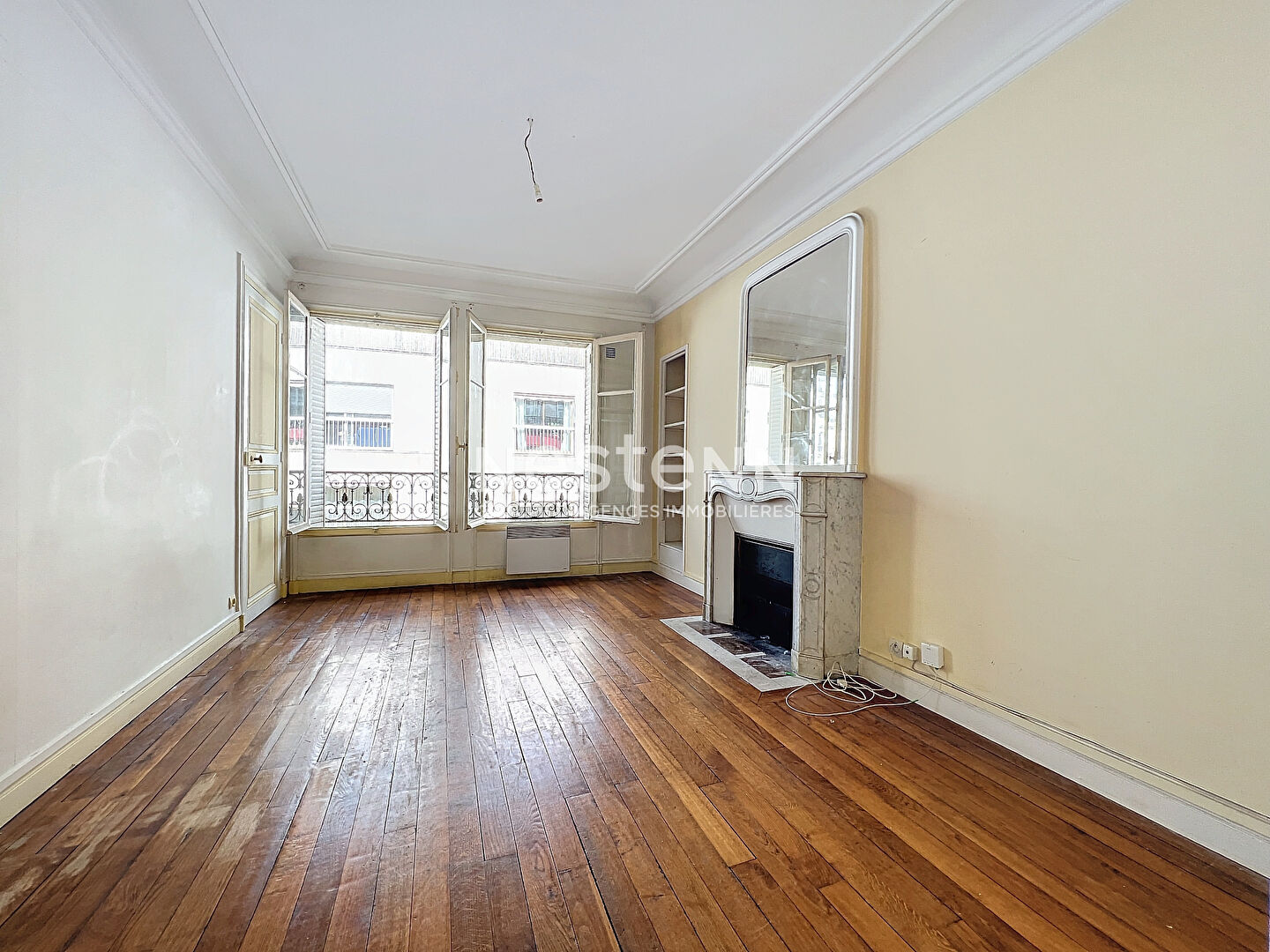 PARIS 16 / MAISON DE LA RADIO - Vente d'un appartement 3 pièces de 52m² À RÉNOVER dans un immeuble avec ascenseur et gardien