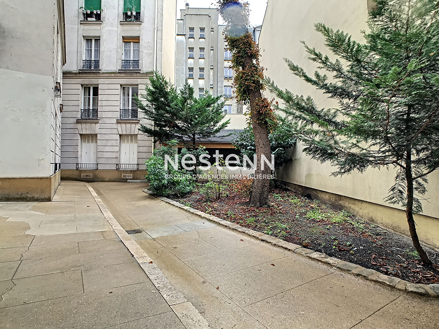 PARIS 16 / MAISON DE LA RADIO - Vente d'un appartement 3 pièces de 52m² À RÉNOVER dans un immeuble avec ascenseur et gardien