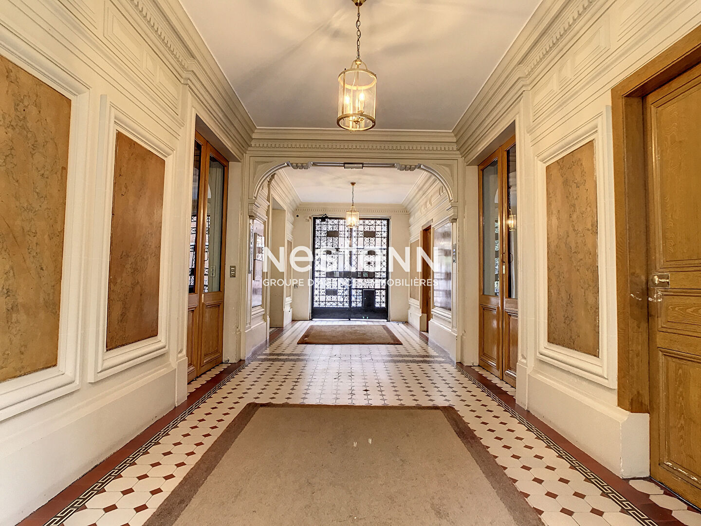 PARIS 16 / MAISON DE LA RADIO - Vente d'un appartement 3 pièces de 52m² À RÉNOVER dans un immeuble avec ascenseur et gardien