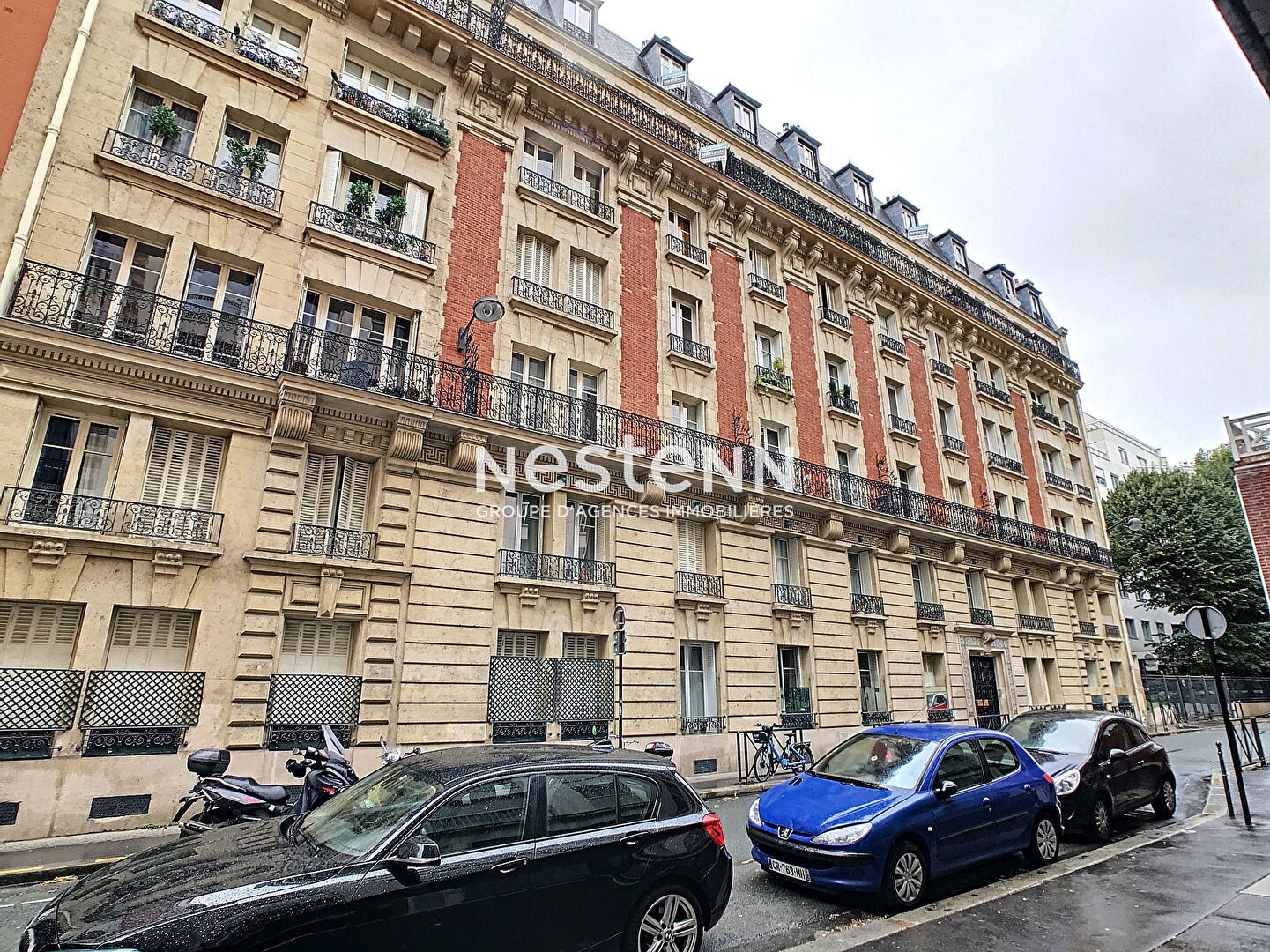 PARIS 16 / MAISON DE LA RADIO - Vente d'un appartement 3 pièces de 52m² À RÉNOVER dans un immeuble avec ascenseur et gardien