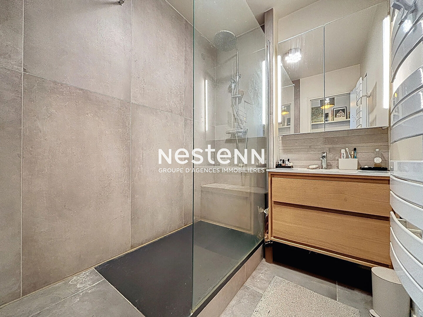 ISSY LES MOULINEAUX - ILE SAINT GERMAIN - Vente Appartement 5 pièces traversant au dernier étage avec balcons