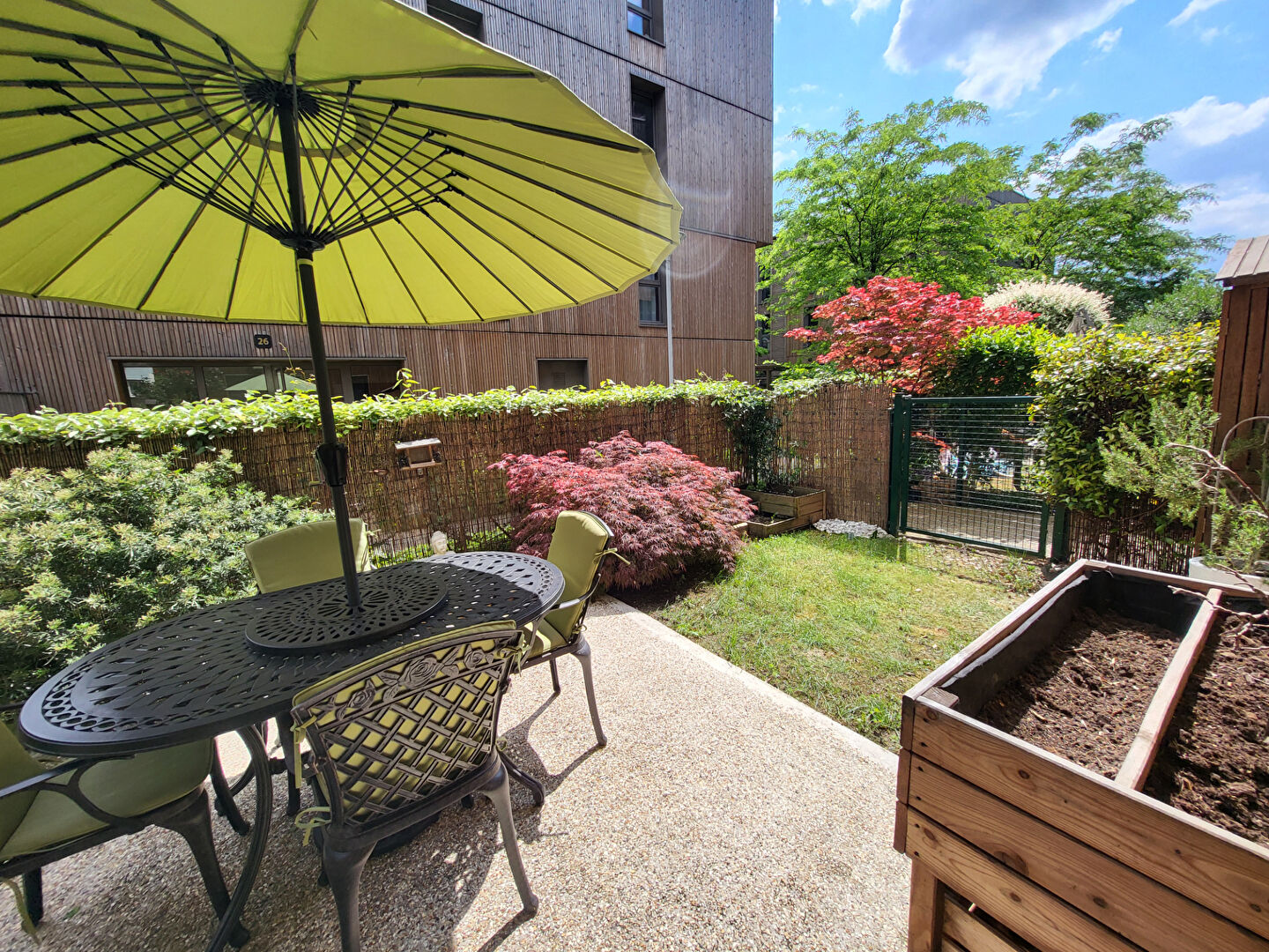 Appartement Nanterre 2 pièces de 44 m² avec terrasse de 14m² et jardin de 9m²