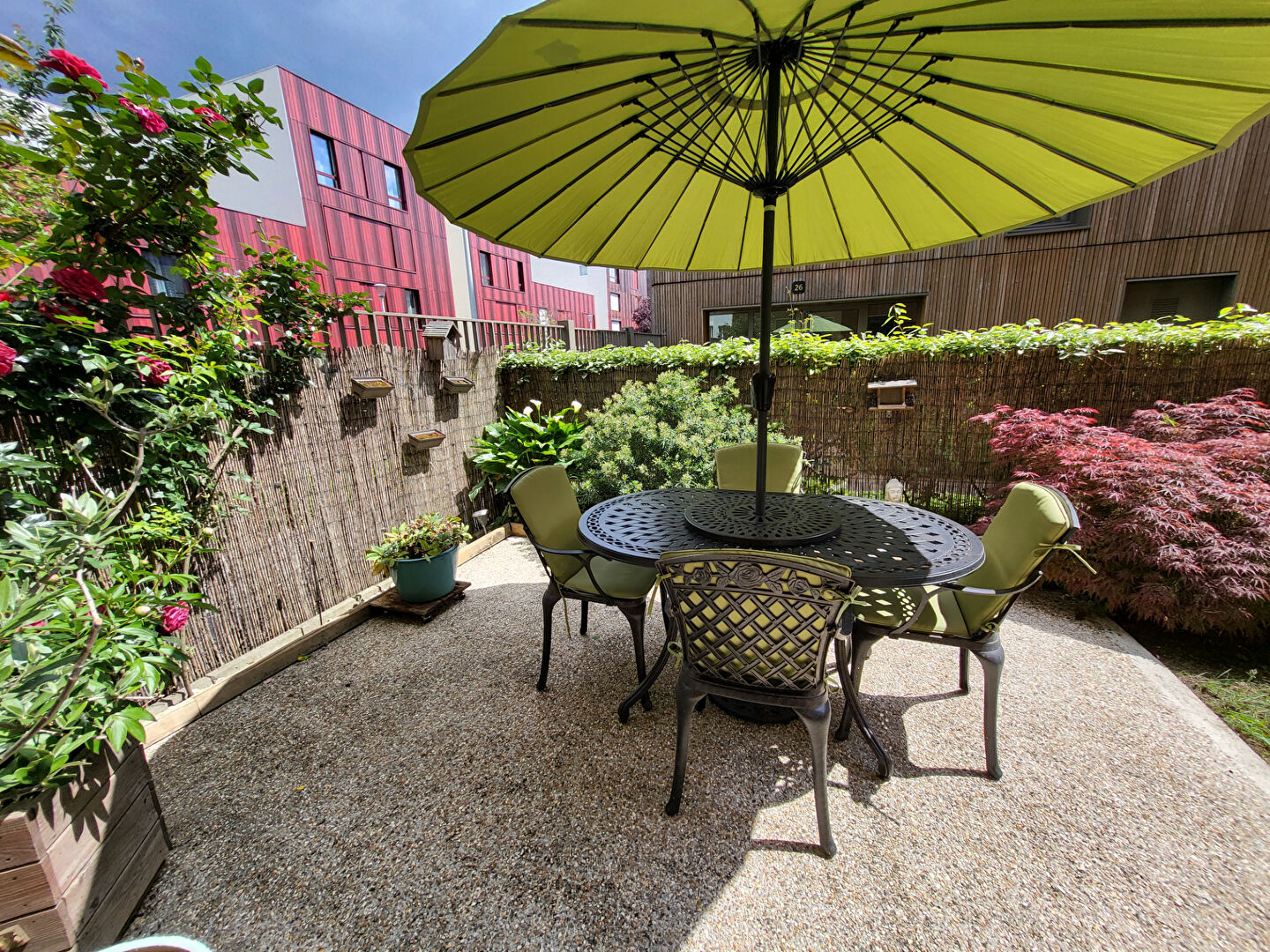 Appartement Nanterre 2 pièces de 44 m² avec terrasse de 14m² et jardin de 9m²