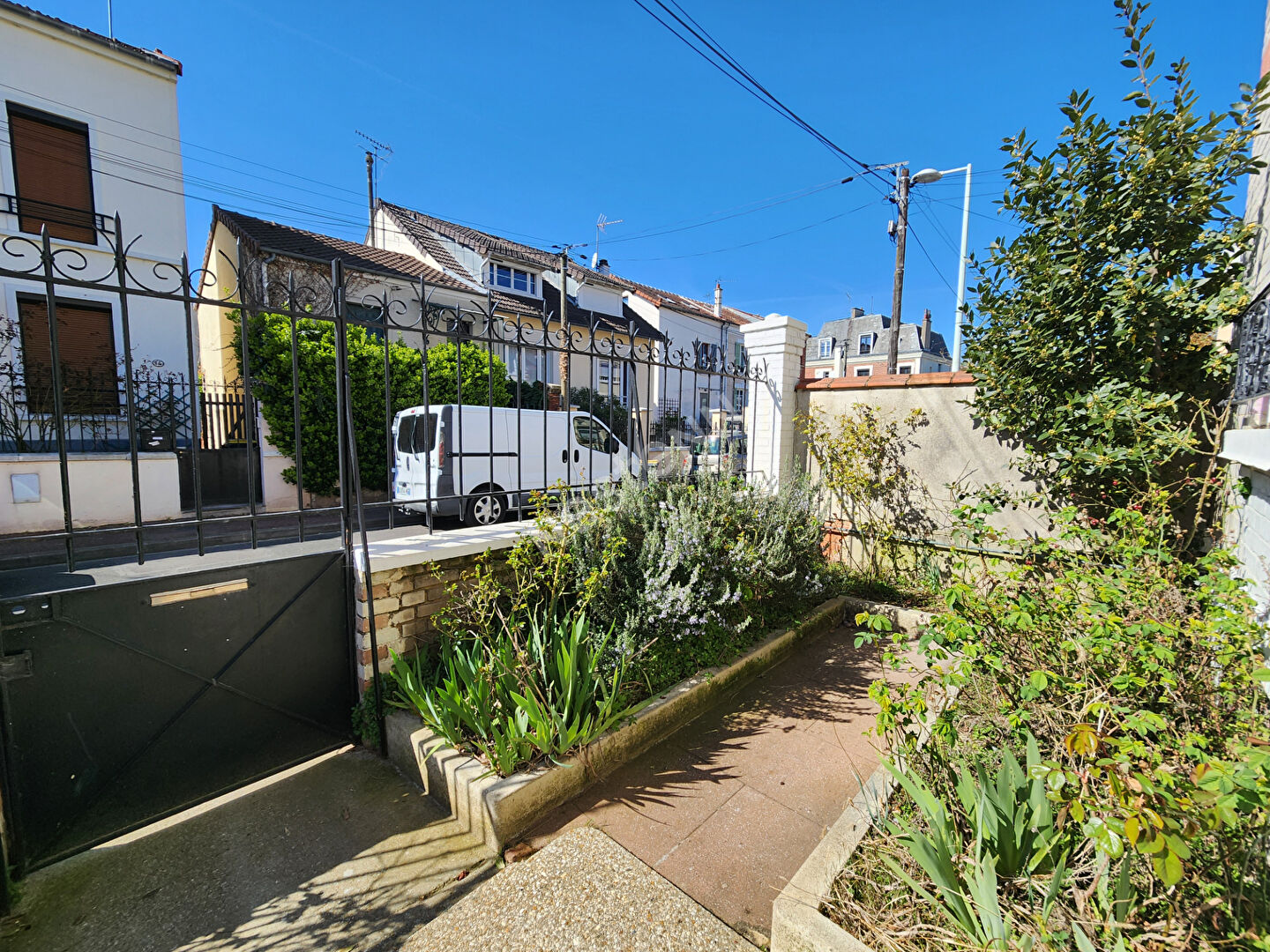 NANTERRE - Quartiers des musiciens : Maison 4 pièces  avec dépendances