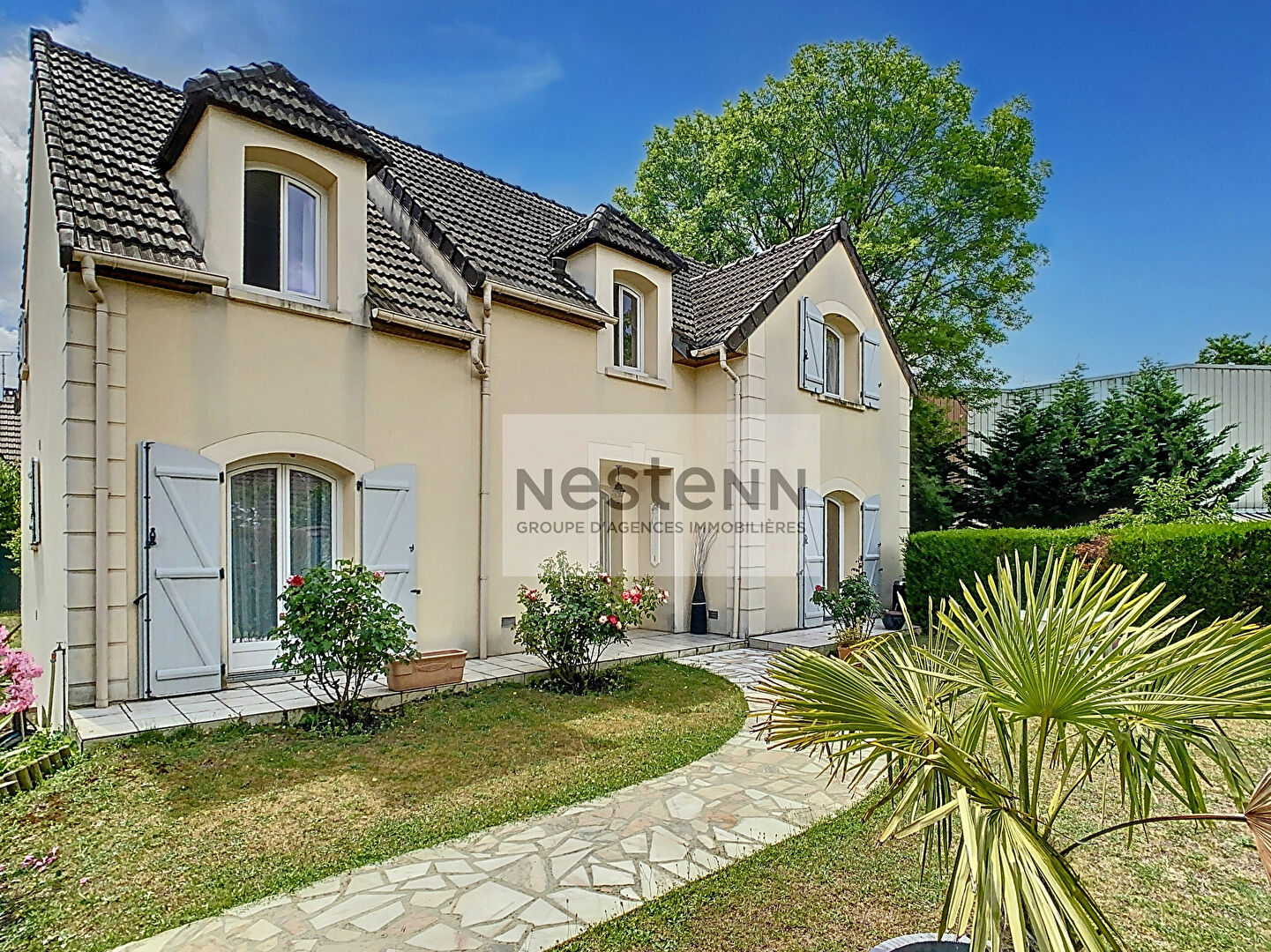 À vendre maison familiale lumineuse avec beaux volumes quartier calme, 10min gare