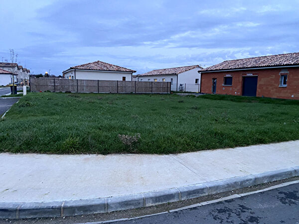 Vente terrain à Bourret (82700)