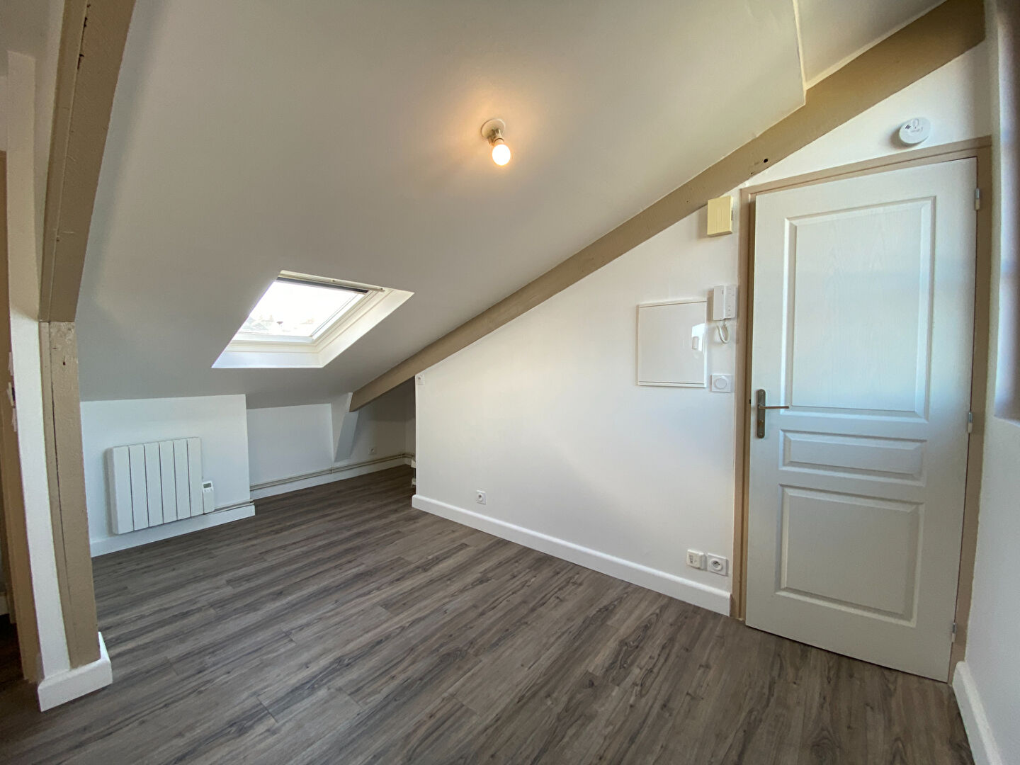 A LOUER étudiant- Studio 13m2 Dinan - AXE RENNES - DINAN