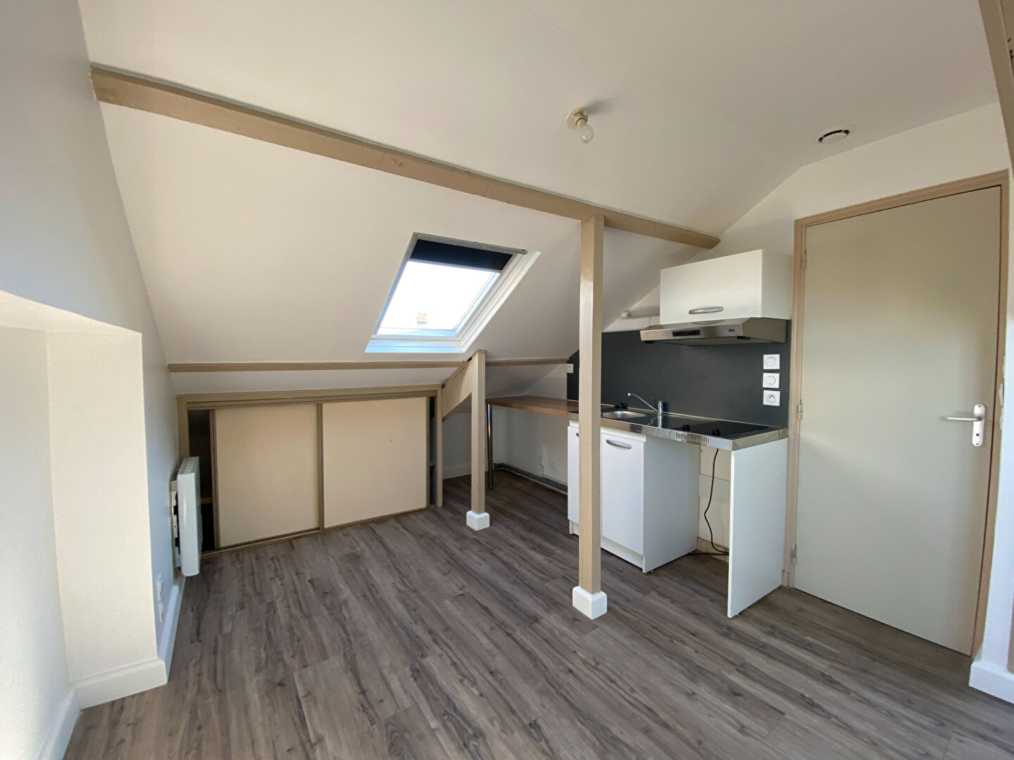 A LOUER étudiant- Studio 13m2 Dinan - AXE RENNES - DINAN