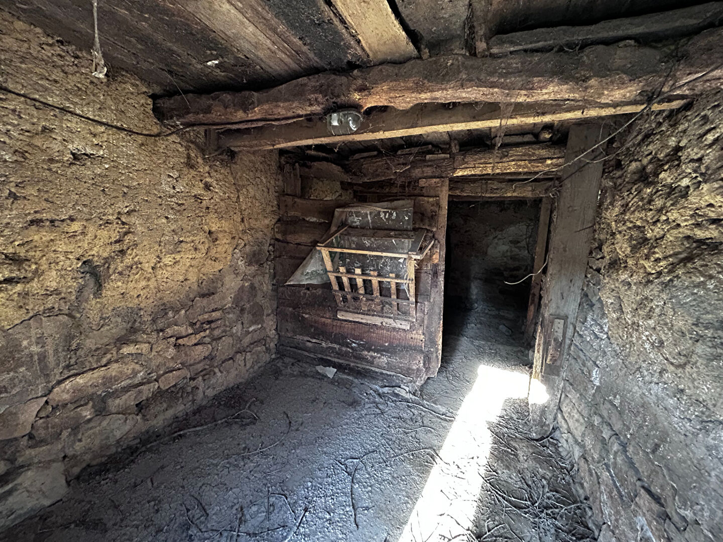 A VENDRE MAISON  A RENOVER A TREMOREL A PROXIMITE MERDRIGNAC