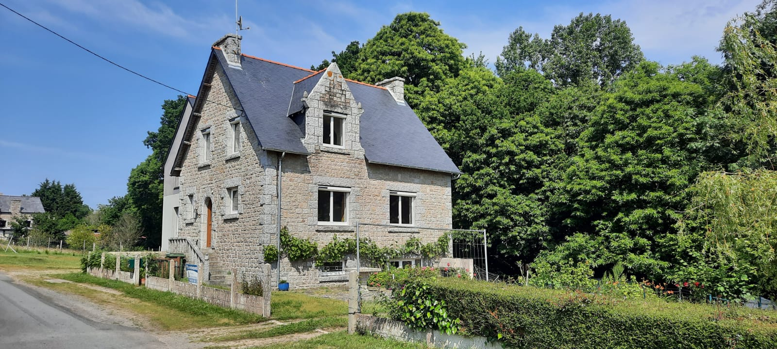 Maison Bobital 250 m2 / 6 chambres  Proche Dinan
