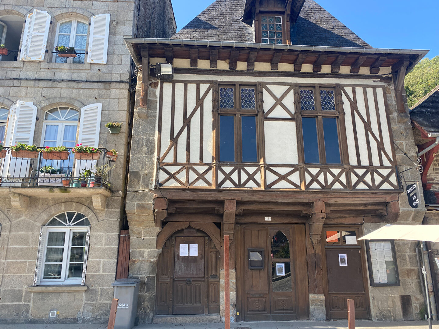 A VENDRE IMMEUBLE AU PORT DE DINAN 