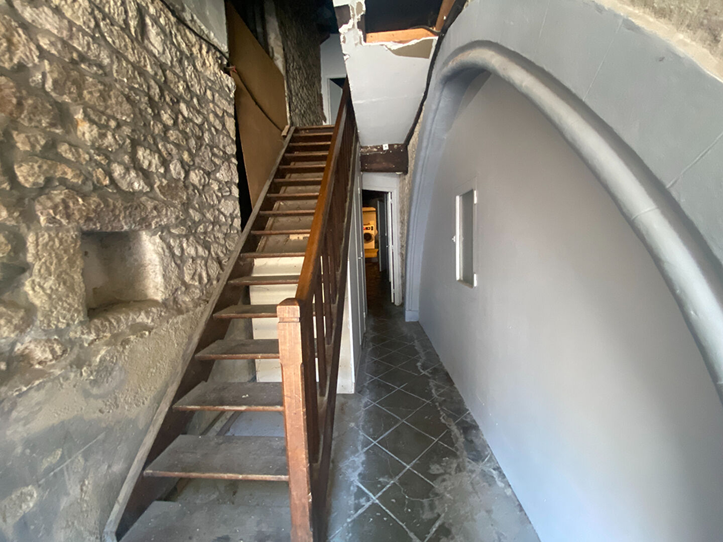 A VENDRE IMMEUBLE AU PORT DE DINAN 