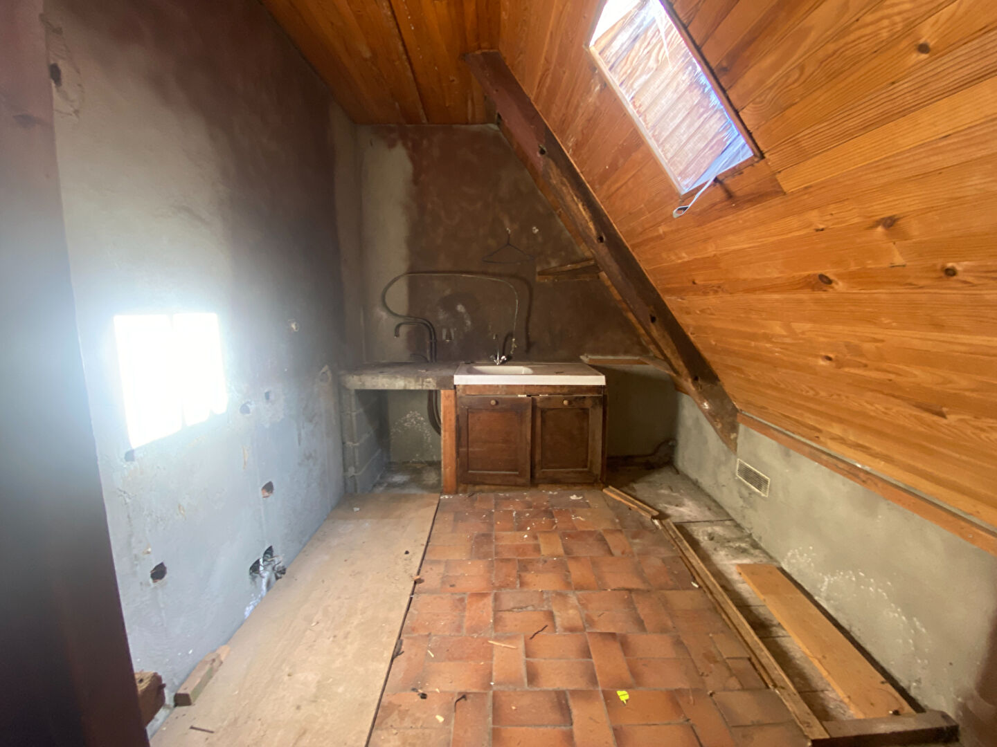 A VENDRE IMMEUBLE AU PORT DE DINAN 