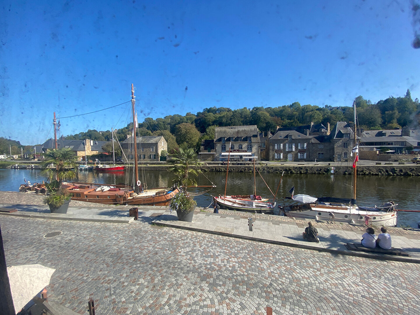 A VENDRE IMMEUBLE AU PORT DE DINAN 