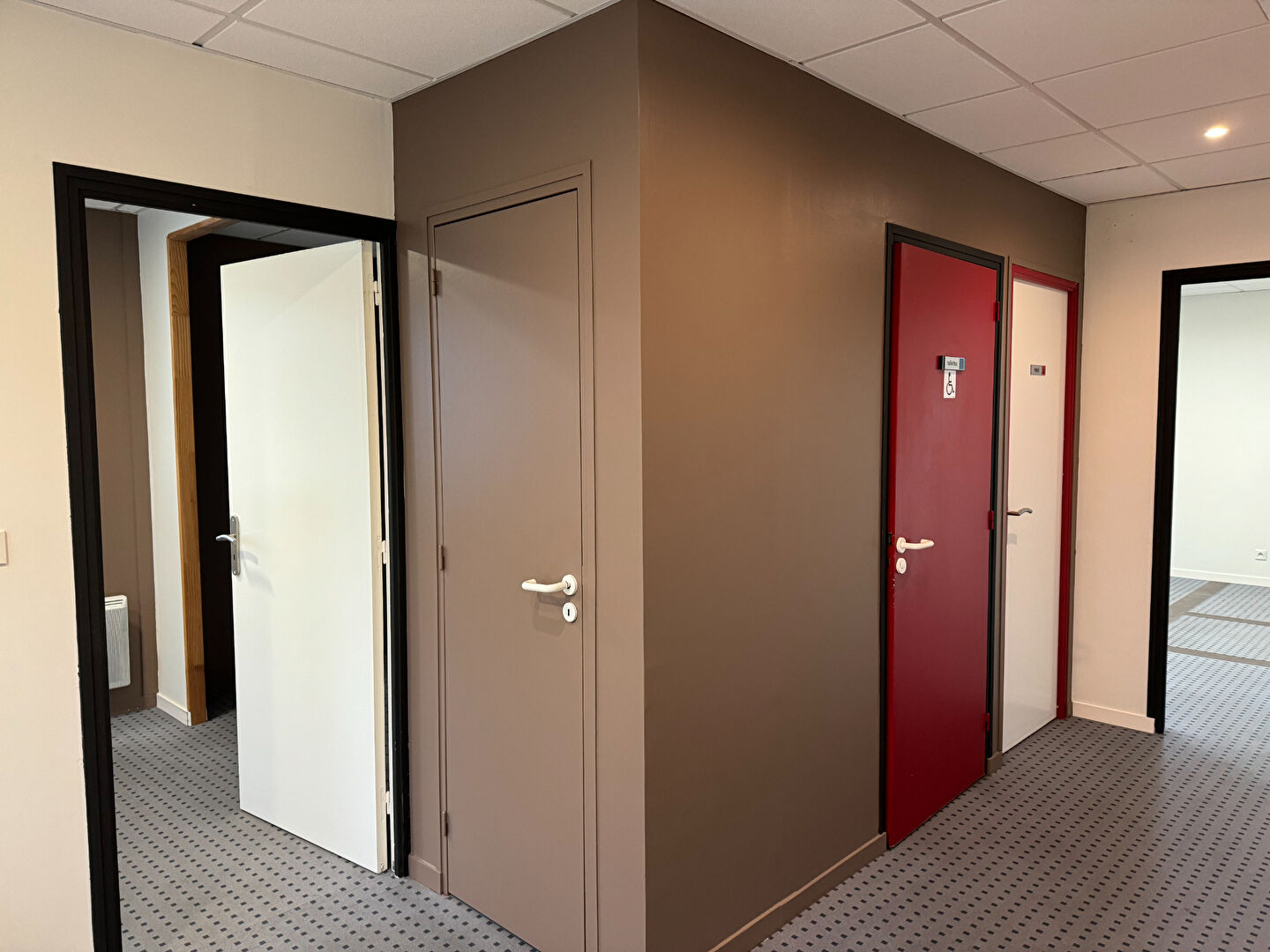 A LOUER - Bureau dans un ensemble médical à 2mn de l'axe ST MALO - ST BRIEUC