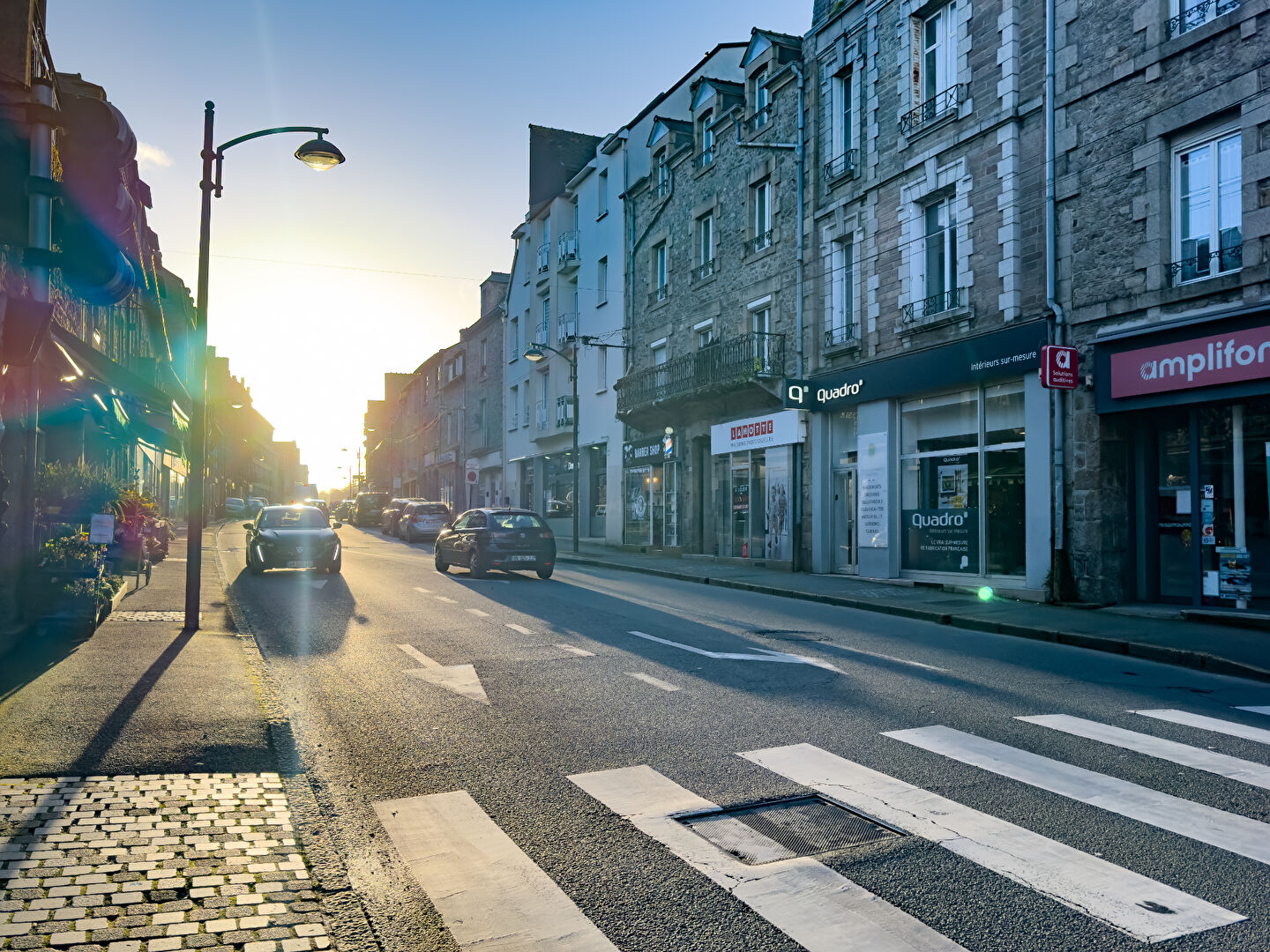 A LOUER - Centre ville - LOCAL COMMERCIAL à DINAN