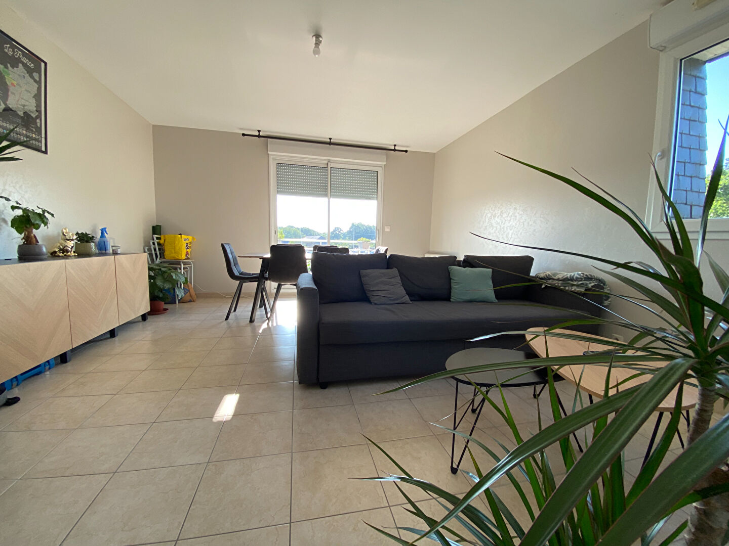 A LOUER - Appartement 3 pièces face à Super U à SAINT MEEN LE GRAND, axe Rennes Saint Brieuc