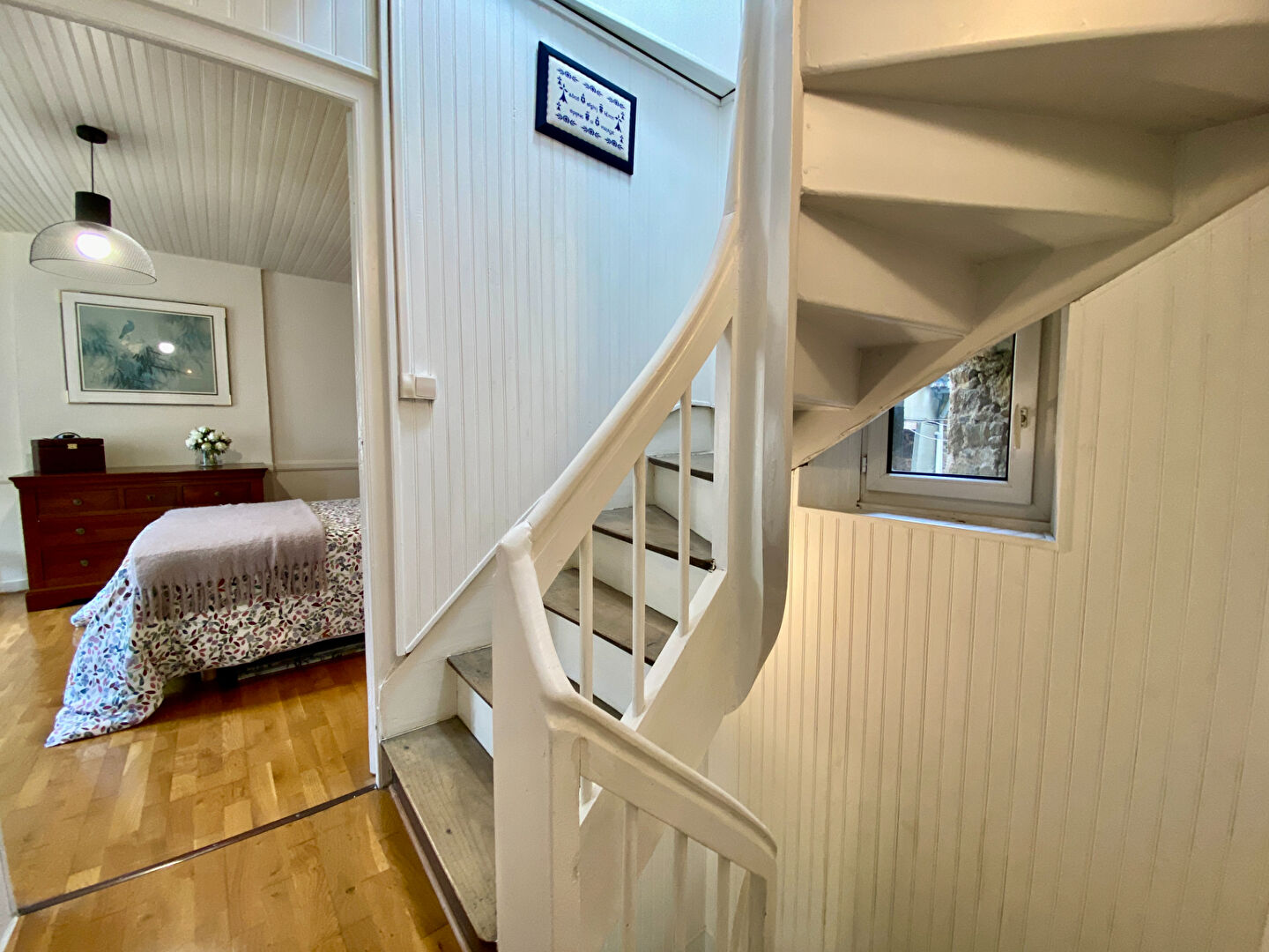 A VENDRE  Maison en pierre centre ville Dinan  historique  entièrement rénovée