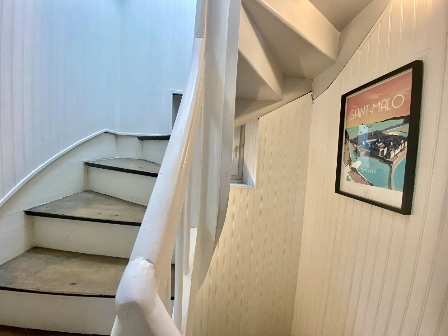 A VENDRE  Maison en pierre centre ville Dinan  historique  entièrement rénovée