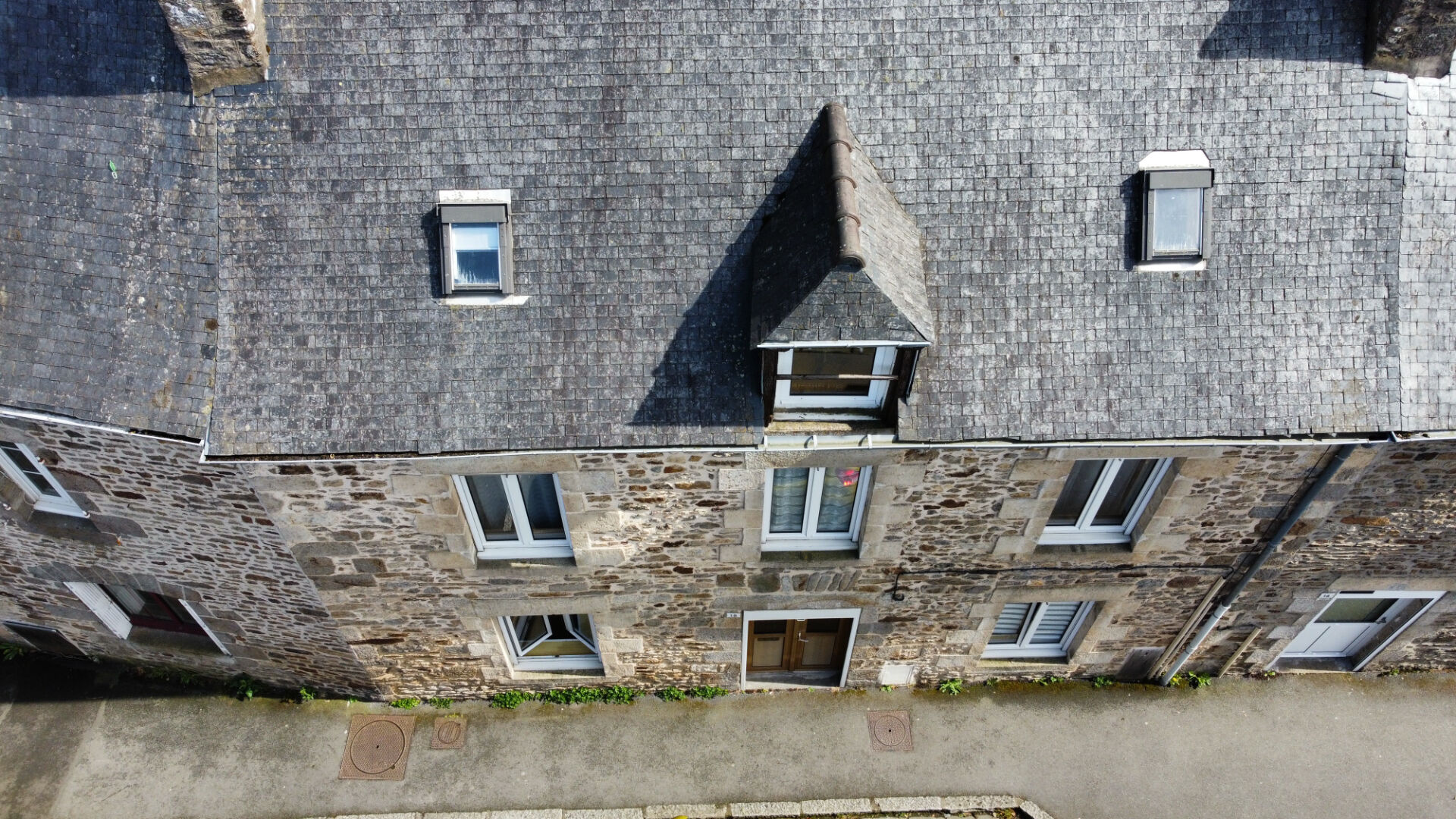 A VENDRE  Maison en pierre centre ville Dinan  historique  entièrement rénovée