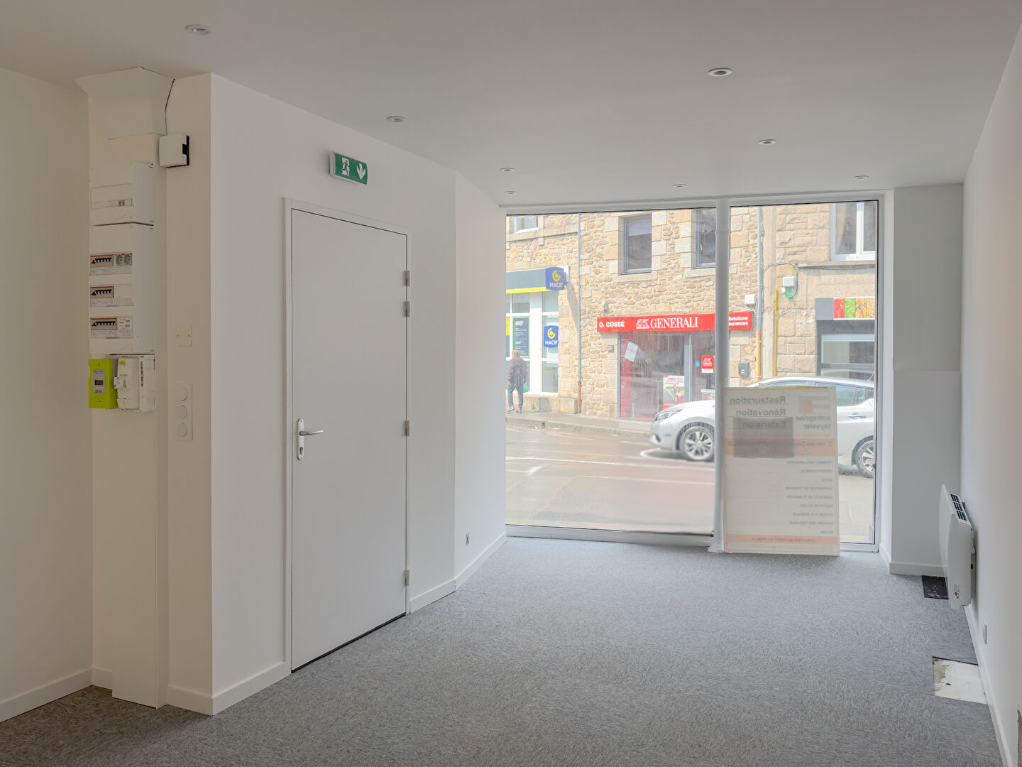 A LOUER - RUE DES ROUAIRIES - LOCAL COMMERCIAL NEUF