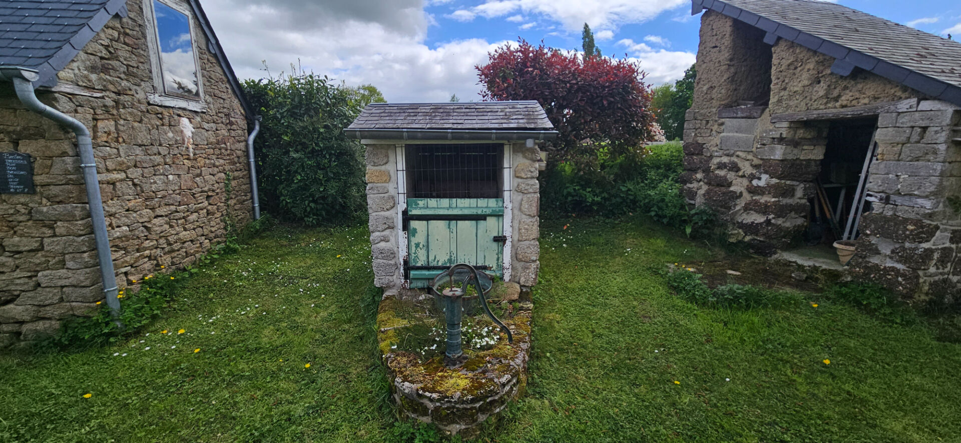 A vendre Proche EVRAN à 10km de  Dinan maison en pierres  7 pièces terrain de 1182m²