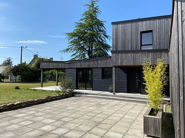 Vente par agence immobiliere à Jugon les lacs (22270)
