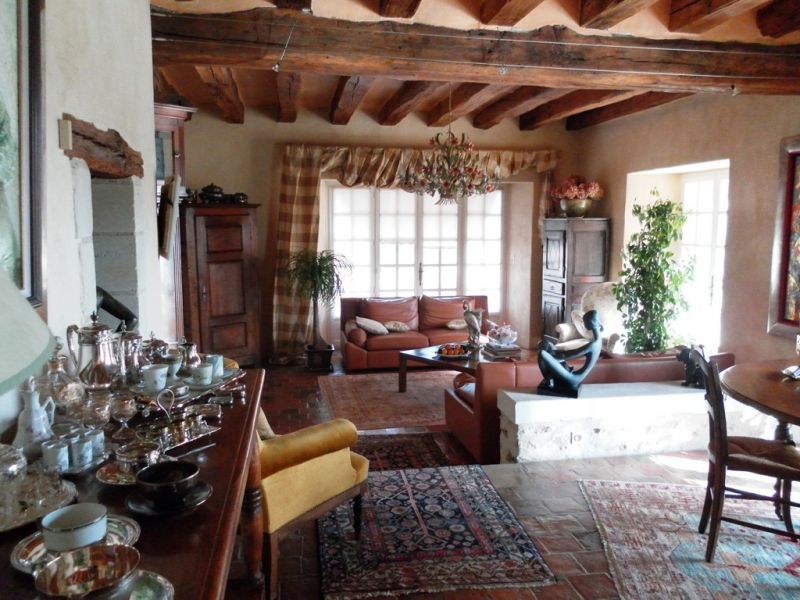 MAISON BOURGEOISE