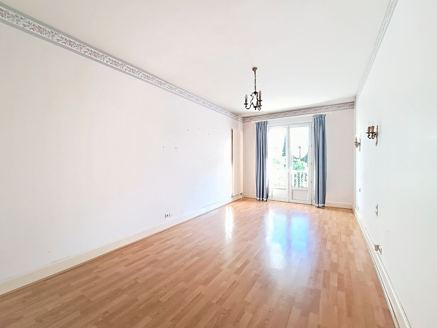 Maison CENTRE Saint Cyr Sur Loire - 5 Pièces - 120 m2 - Proche commodités