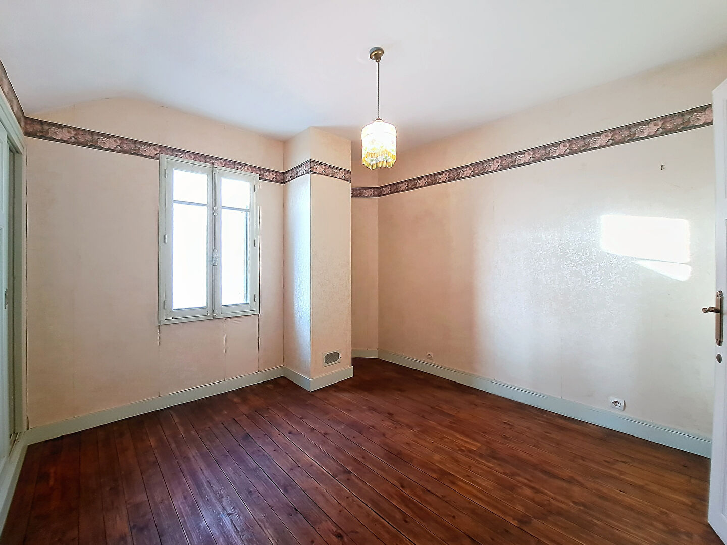 Maison CENTRE Saint Cyr Sur Loire - 5 Pièces - 120 m2 - Proche commodités