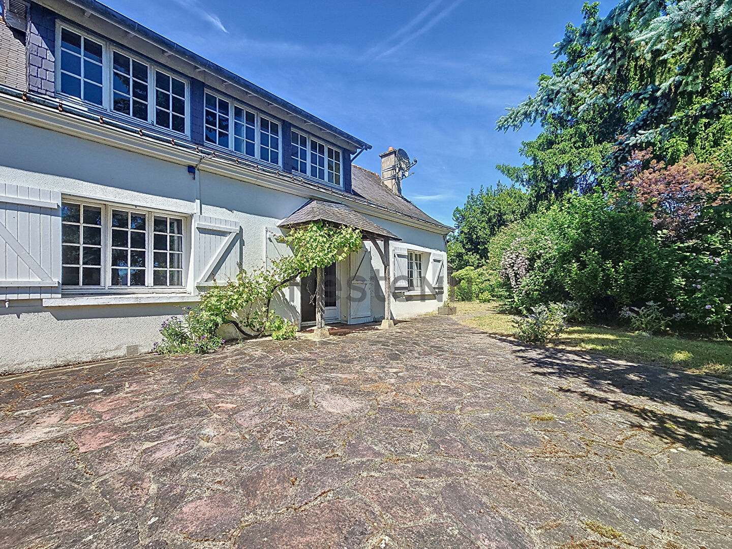 À Vendre ! Longère de 250m2 à Saint-Cyr-sur-Loire - terrain 1400 m2